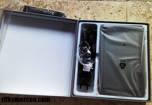 Unboxing Axioo Picopad 7 GGD 3G : Tablet Android ICS c
